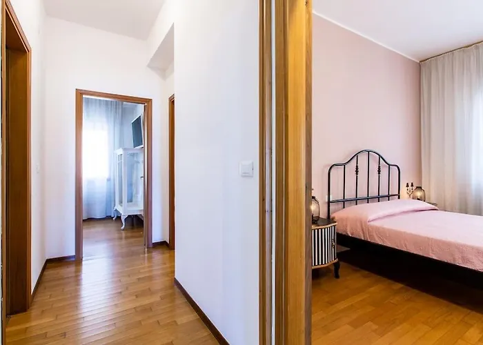 La Bella - Maison Dina Appartement *